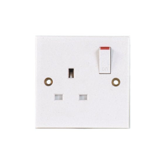 13A 240V mains socket with rocker switch, white faceplate