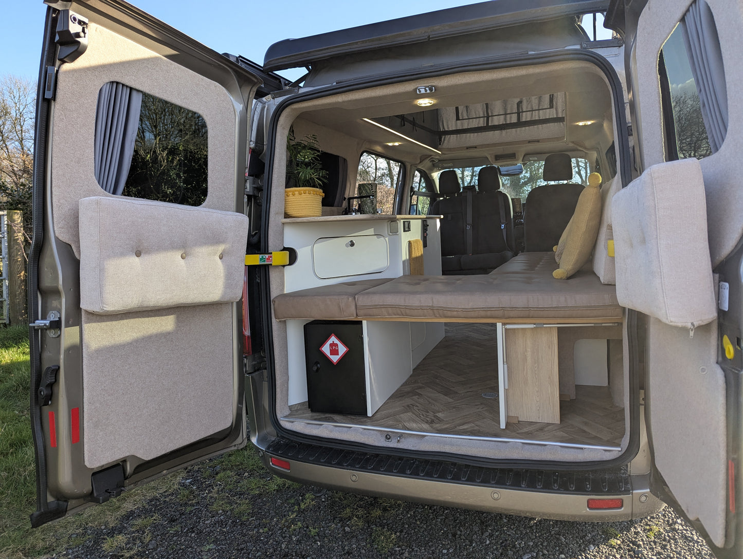 Ford Transit Custom L-shaped Campervan Conversion – The Perfect Blend of Comfort, Practicality & Adventure!