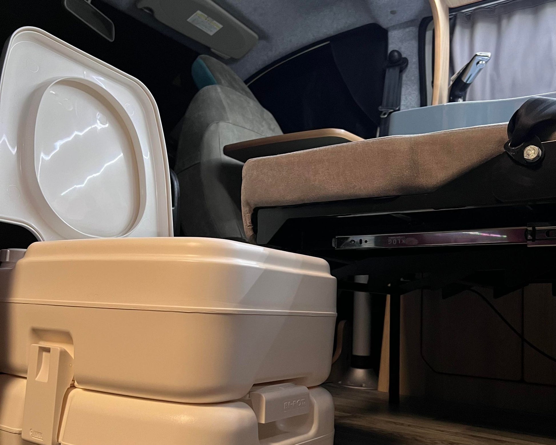 Nissan NV200 Clee Micro Camper Car Petrol Automatic - cccampers.myshopify.com