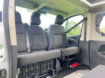 Renault Trafic, Nissan Primastar NV300 Camper Van Front Seat