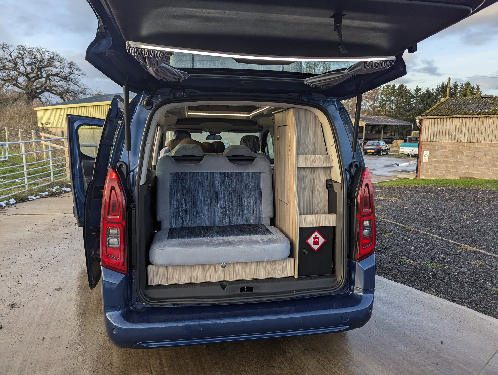 Ford Tourneo Connect Campervan Conversion | Side Kitchen & M1 Bed