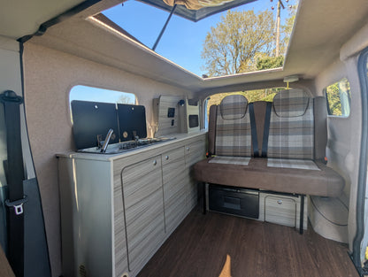 Maxus eDeliver 3 Ultimate Side Kitchen Layout Campervan Conversion – A True Camper with Comfort, Style & Adventure in One!