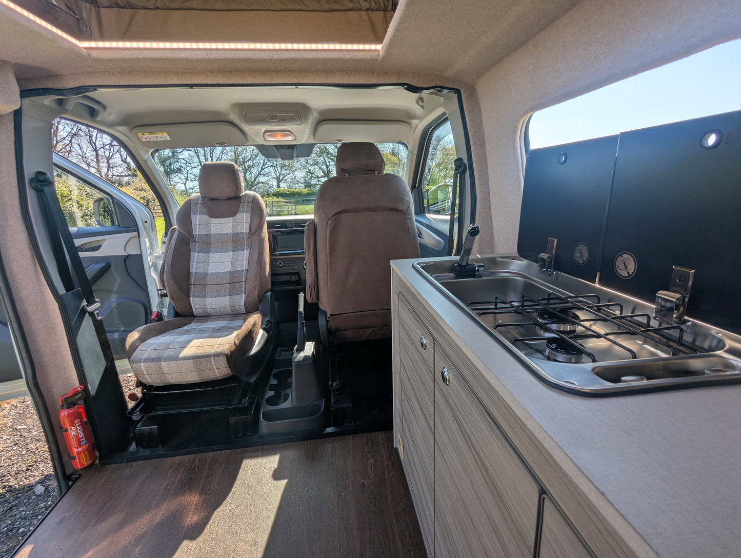 Maxus eDeliver 3 Escape Micro Campervan – Meet the Escape 35Kw EV Automatic