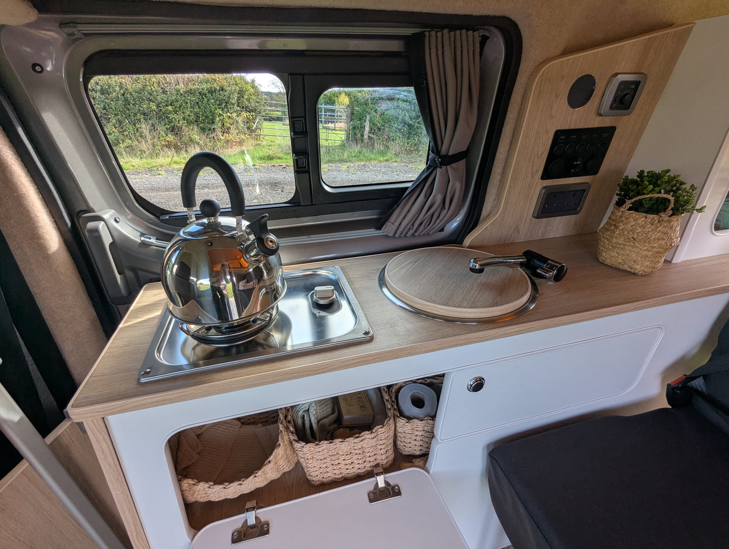 Nissan NV200 Escape Micro Campervan – Meet the Esacpe Petrol Automatic