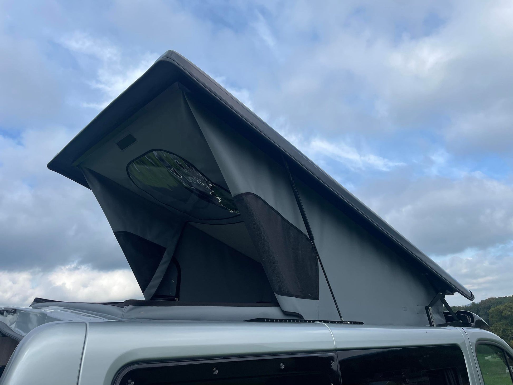Stargaze Pop Up Elevating Roof for the 2014 onwards RENAULT TRAFIC, NISSAN NV300 & FIAT TALENTO VAUXHALL VIVARO MK 2 - cccampers.myshopify.com