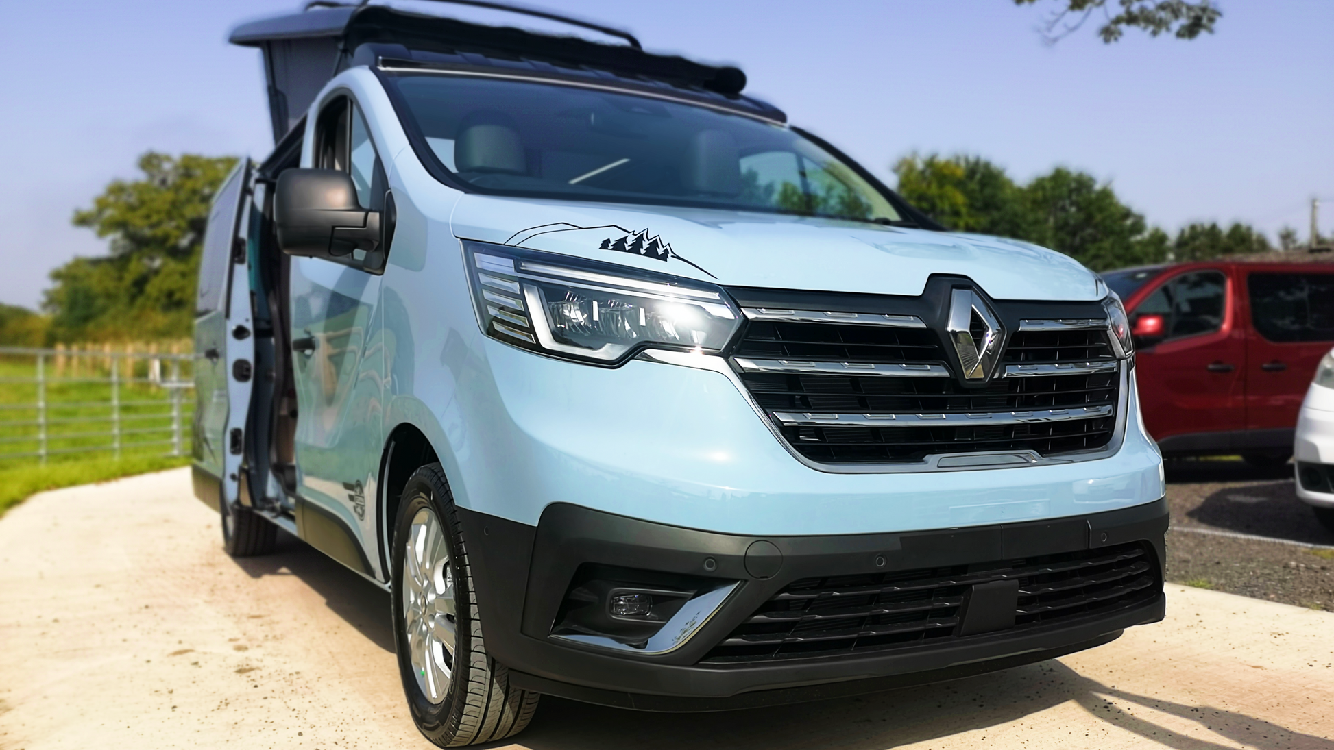 Renault Trafic LWB (2014 Onwards) Pop-Top Roof Installation