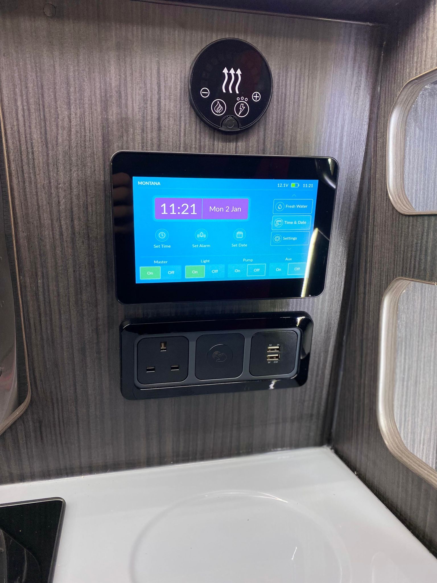 The Clee Solo or Duo Camper Van Conversion for the Nissan NV200 & eNV200 Diesel or Electric Camper. - cccampers.myshopify.com